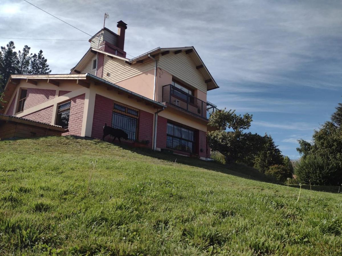 Pinto Casa Hostel & Bar Esquel Eksteriør bilde