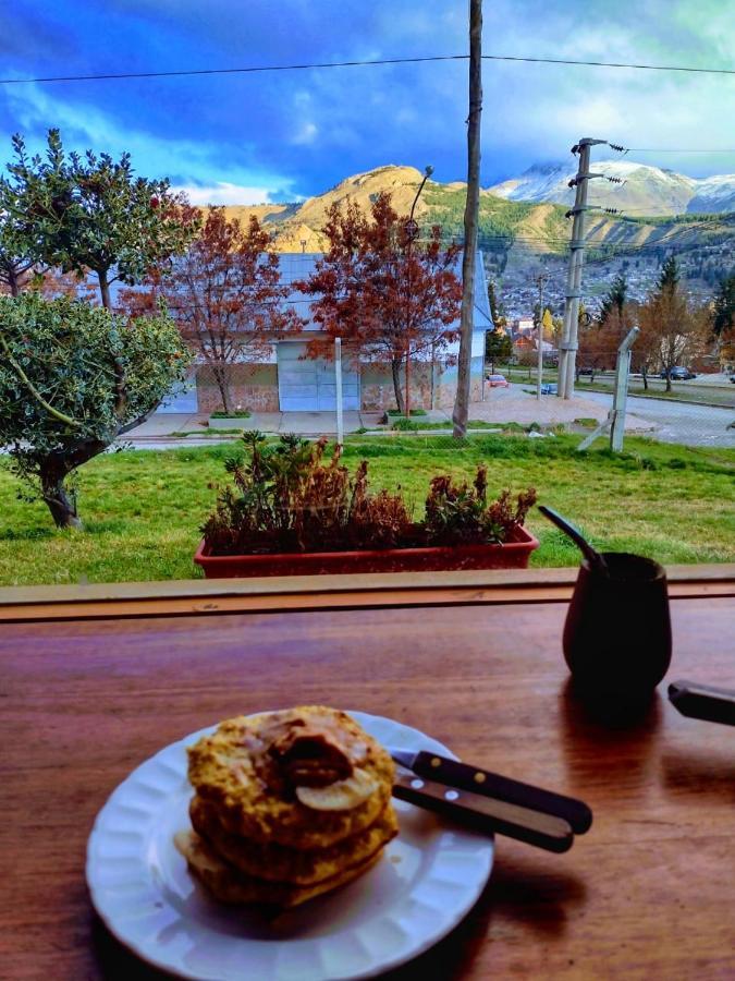 Pinto Casa Hostel & Bar Esquel Eksteriør bilde